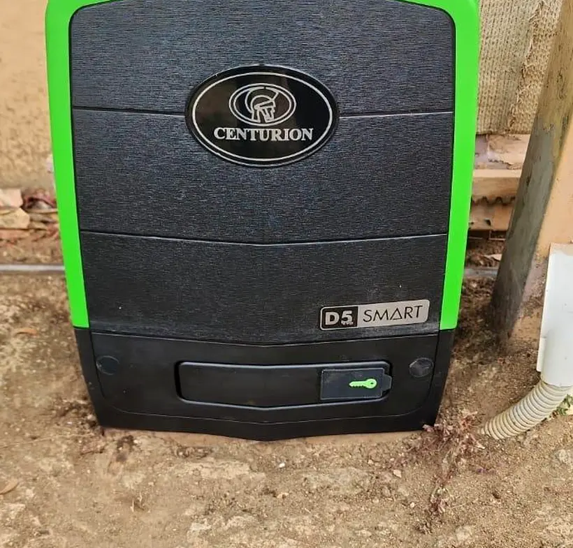 New Centurion D5 SMART gate motor installed
